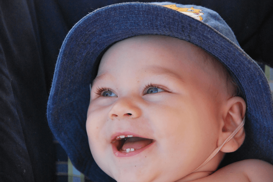 Soulager la poussée dentaire de son bébé : comment le faire efficacement ?