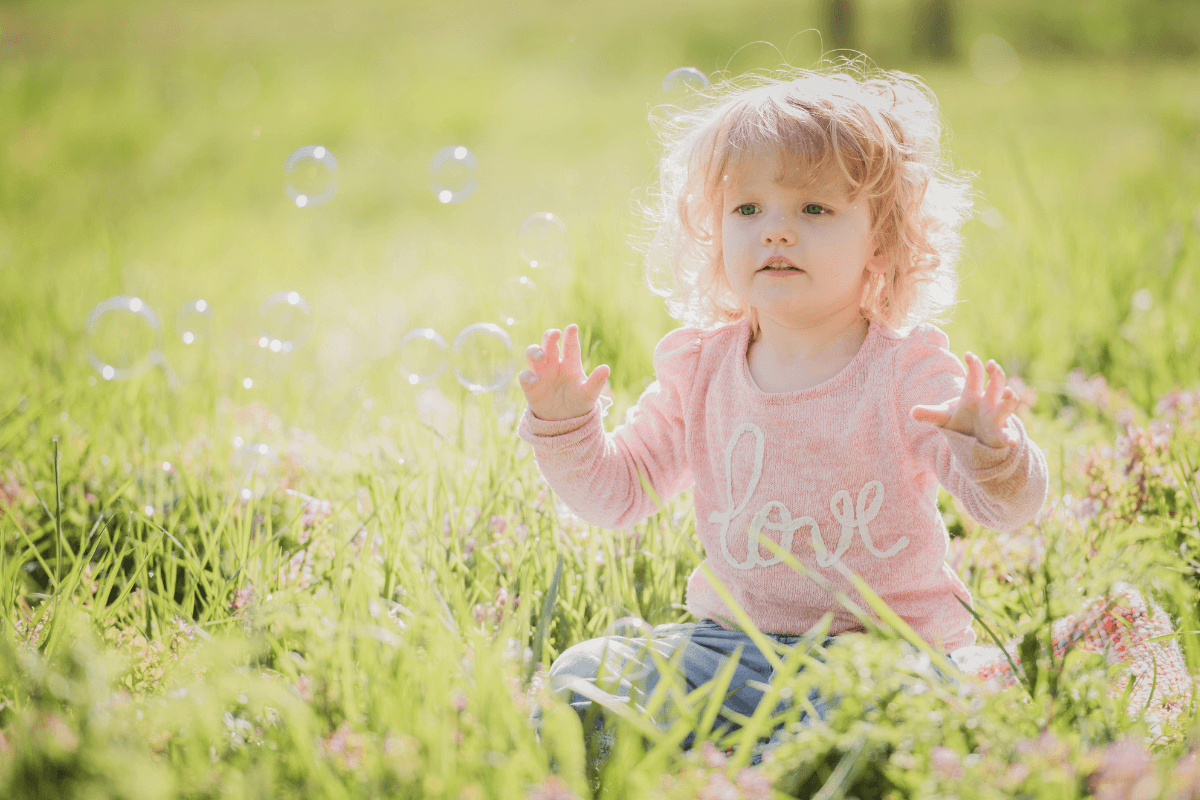 Ces 9 astuces pour aider son enfant à développer son langage son faciles à mettre en place, et l'aideront vraiment