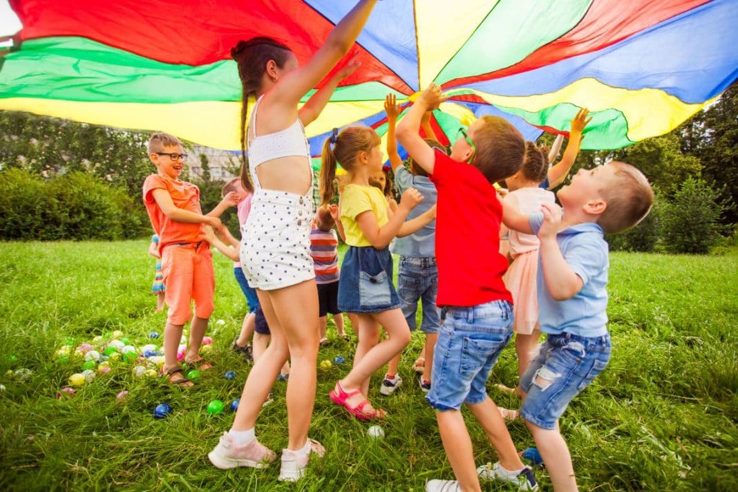 Comment préparer son enfant pour sa première colonie de vacances