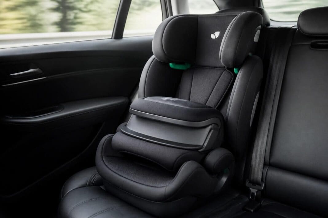 découvrez le siège auto avec bouclier joie, conçu pour offrir une sécurité optimale et un confort inégalé. parfait pour des trajets en toute sérénité avec votre enfant.