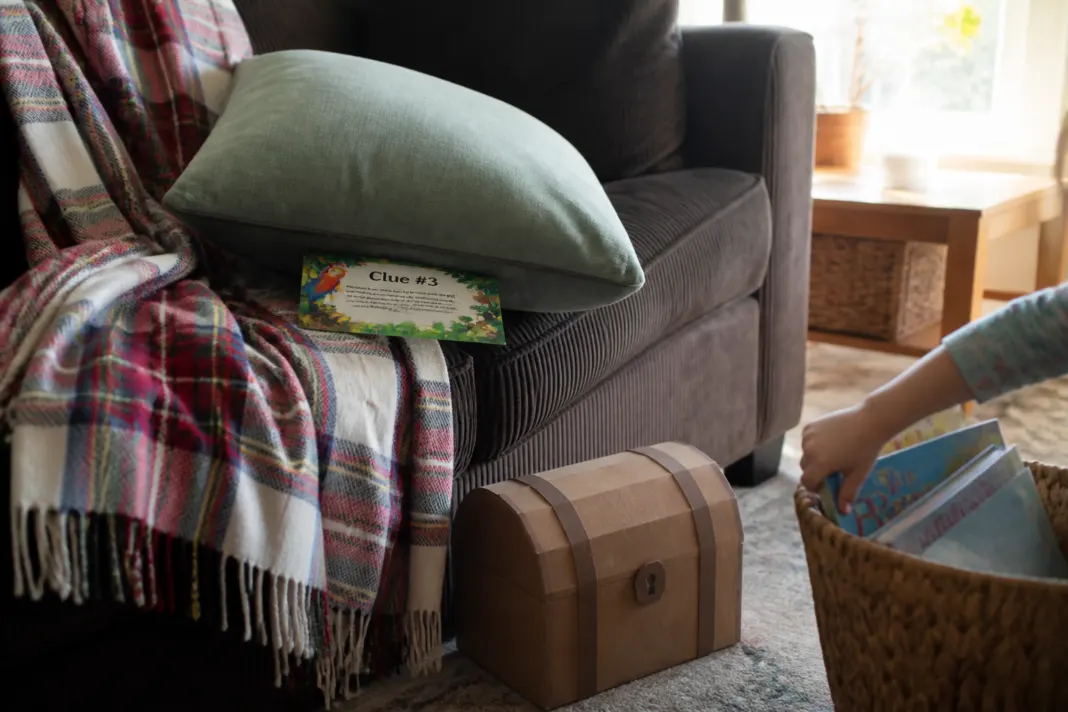 "Chasse au trésor maison : guide complet pour organiser un jeu selon l’âge des enfants"